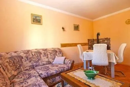 Apartment Almira Pula