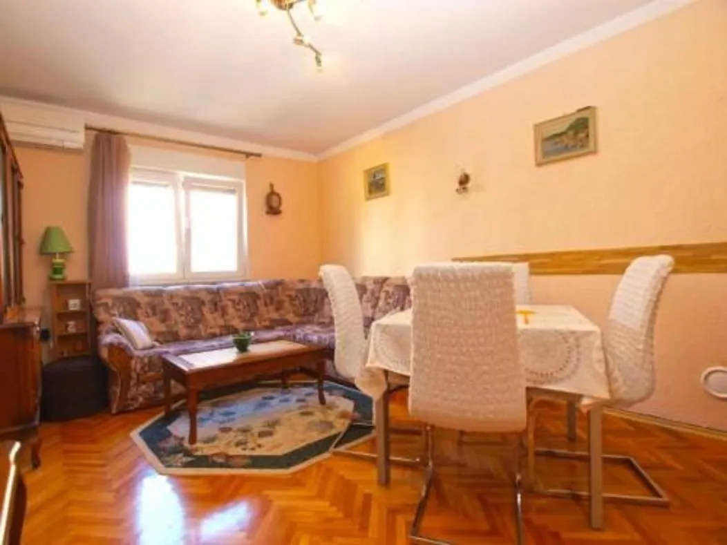 Apartment Almira Pula