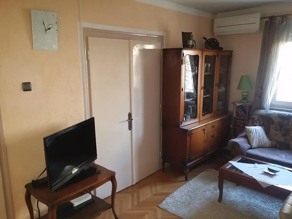 Apartment Almira Pula